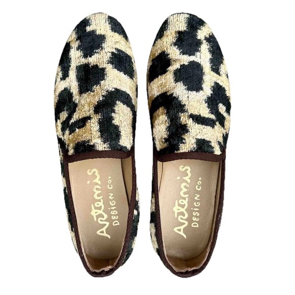 Artemis Design Co. Leopard Print Flats - Picture 1 of 15